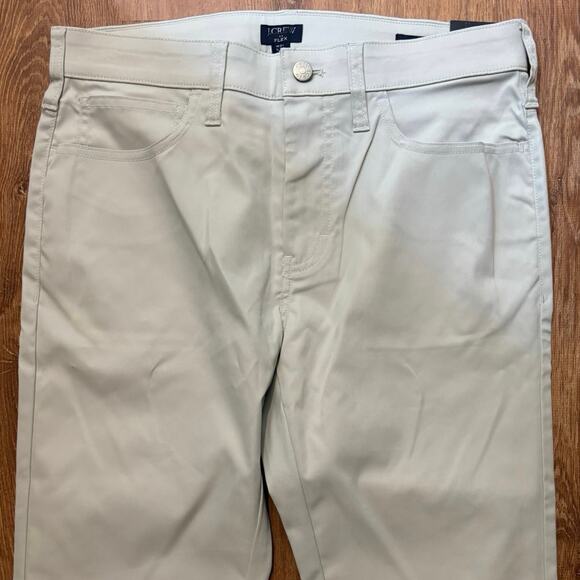 NWT J.Crew Slim Fit Five Pocket Tech Pant In Stone Size 31x30 - Picture 4 of 8